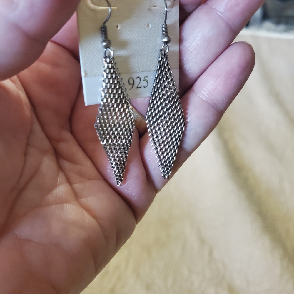 Elegant Silver Mesh Drop Earrings - Picture 6 of 6